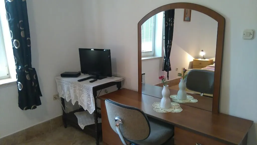 Nella Apartments Sisan Croatia