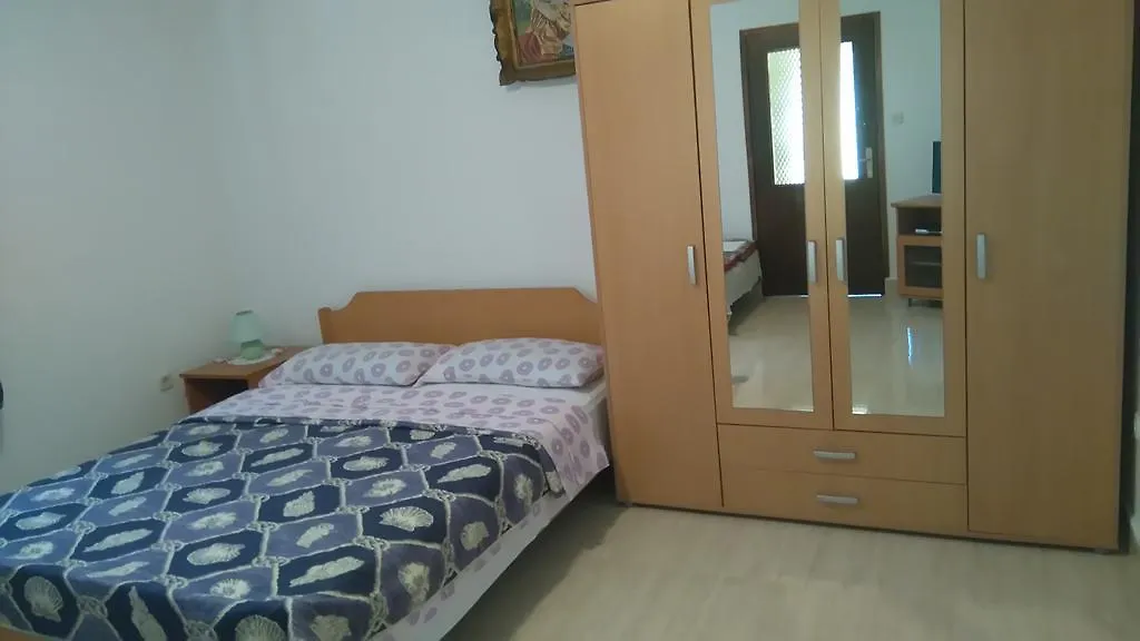 Nella Apartments Sisan